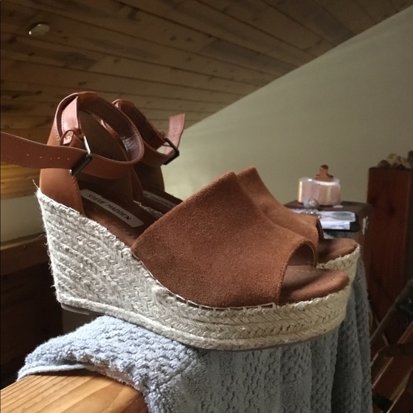 STEVE MADDEN SHOES - Picture 3 of 4